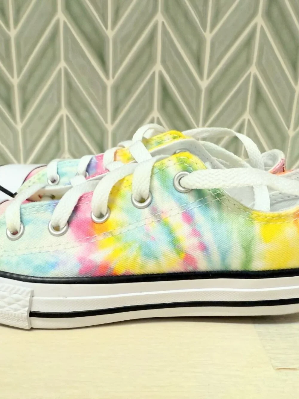 Converse durable canvas